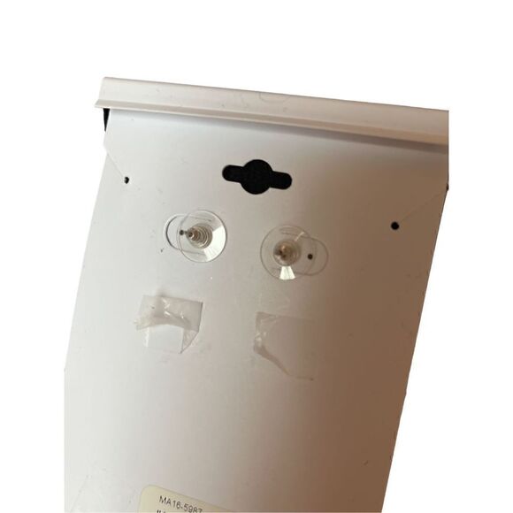 Women's Silver-Tone Teardrop Necklace And Earring Set Nickel Free NWT - Picture 8 of 8